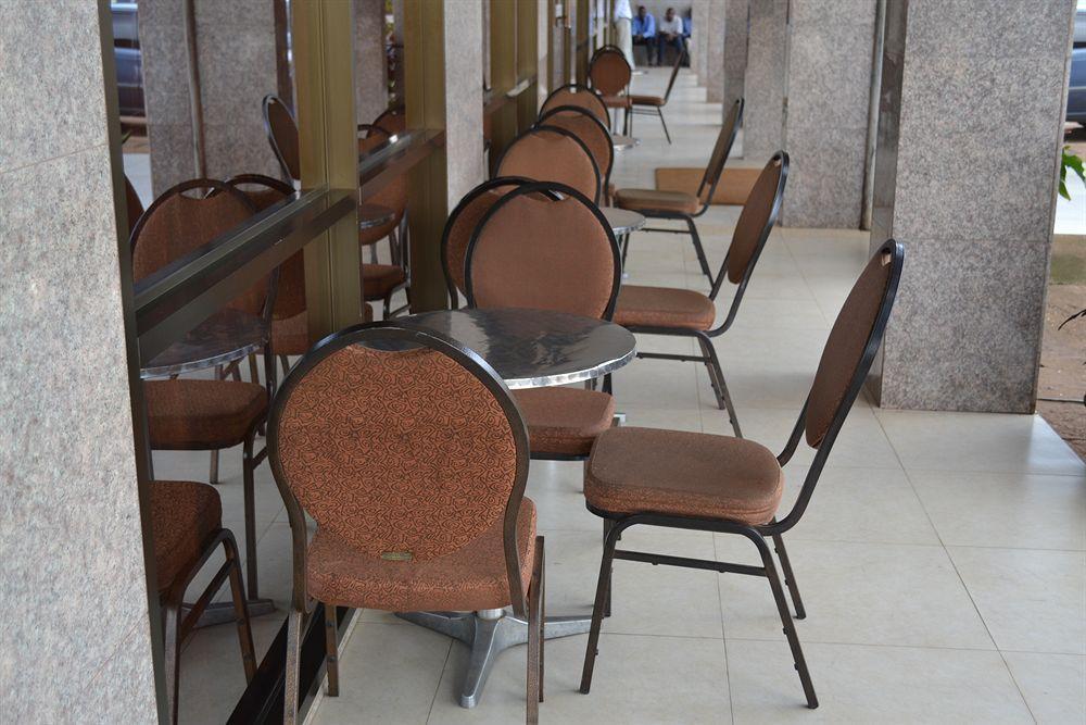 Hotel Mansel Yaounde Exterior photo