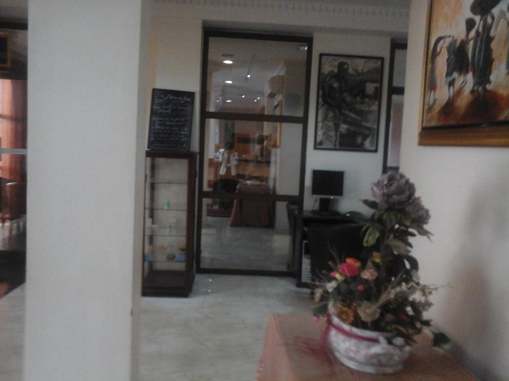 Hotel Mansel Yaounde Exterior photo