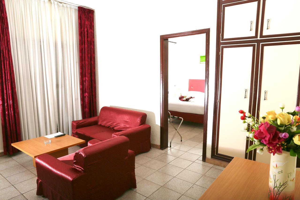 Hotel Mansel Yaounde Exterior photo