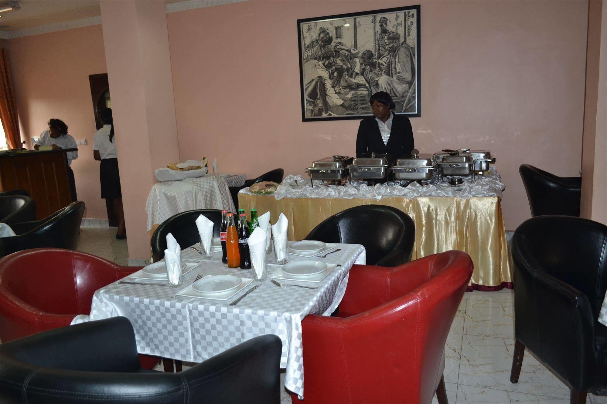 Hotel Mansel Yaounde Exterior photo