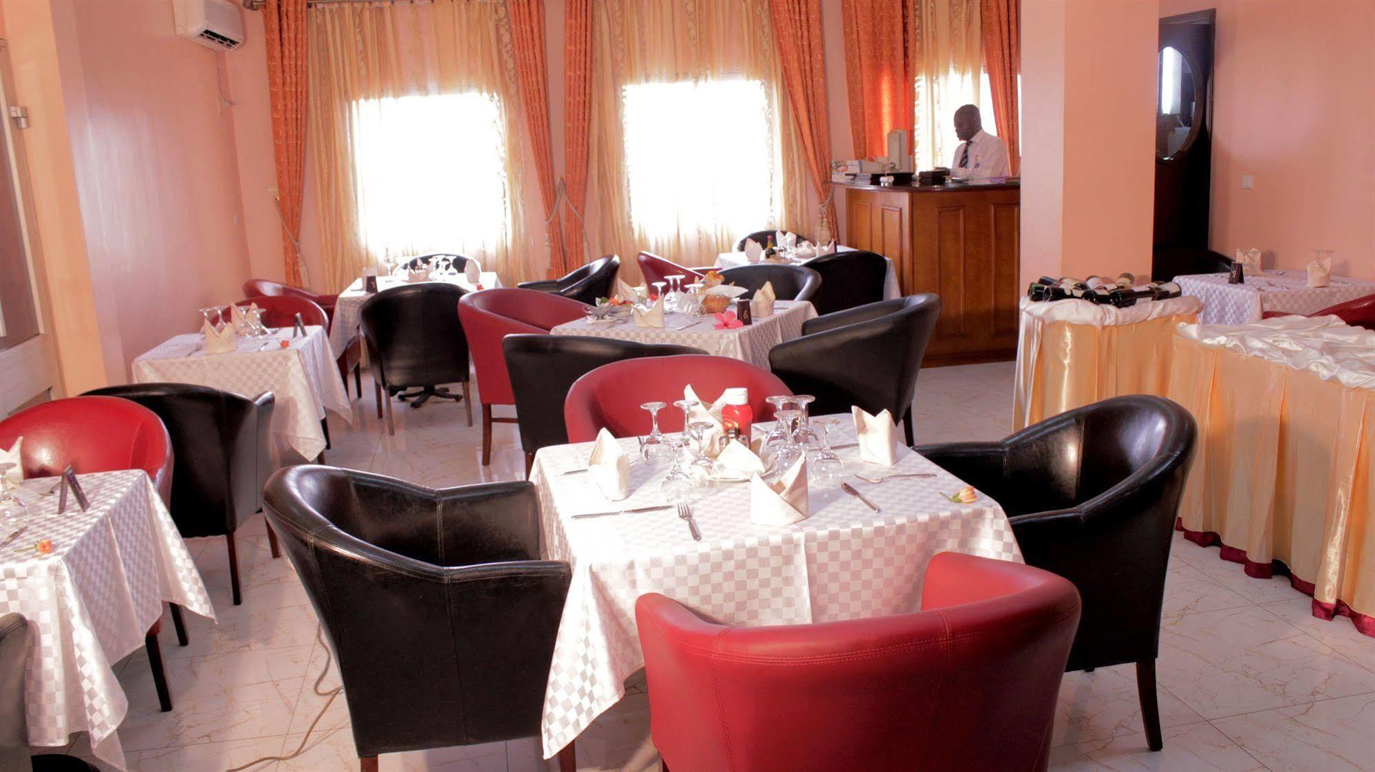Hotel Mansel Yaounde Exterior photo