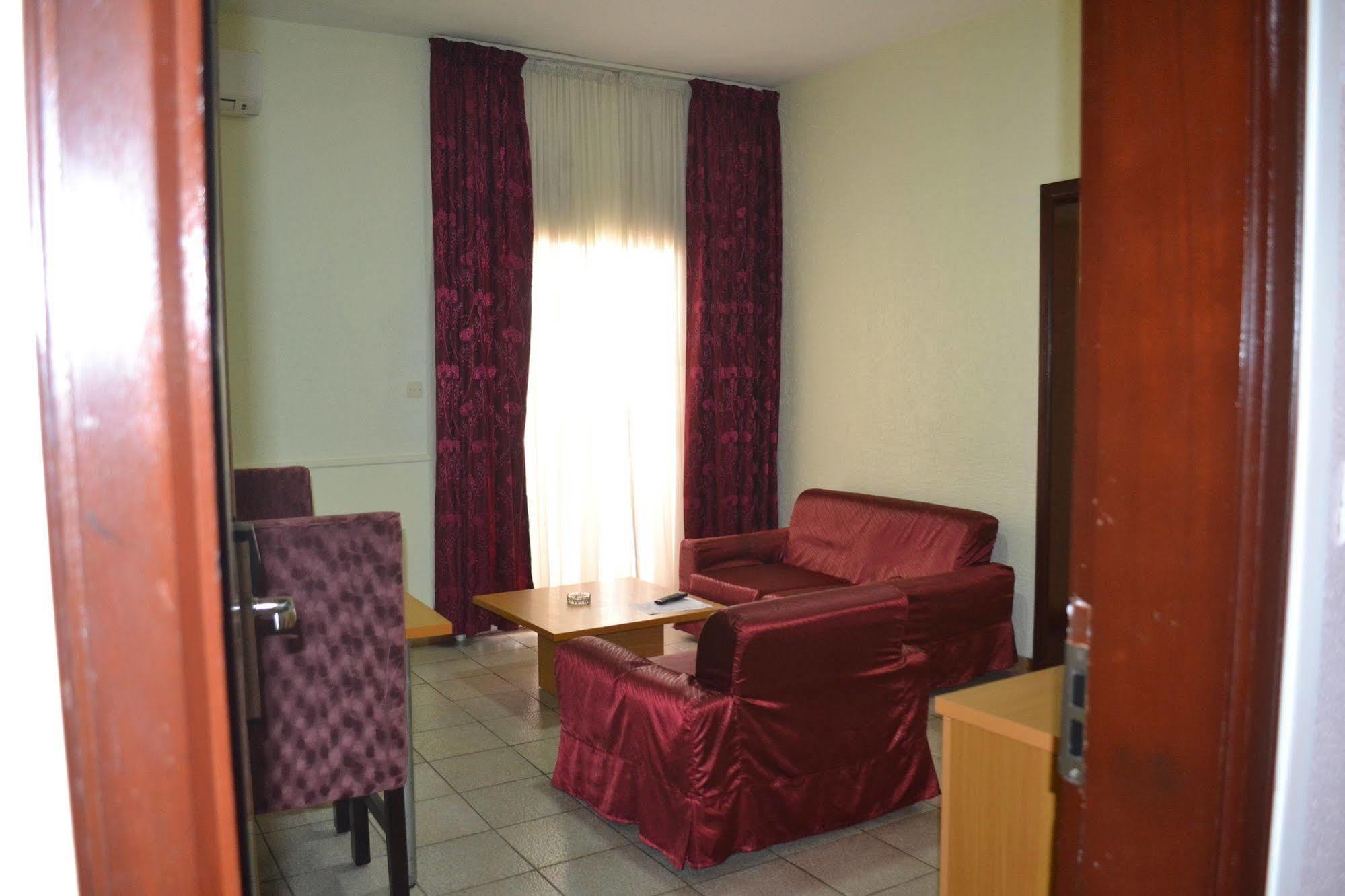 Hotel Mansel Yaounde Exterior photo